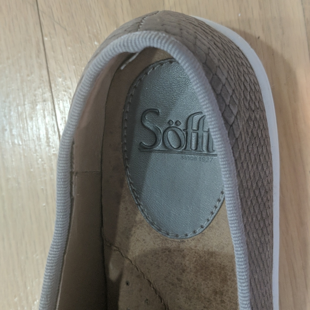 Sofft slip on sneakers - Picture 2 of 3
